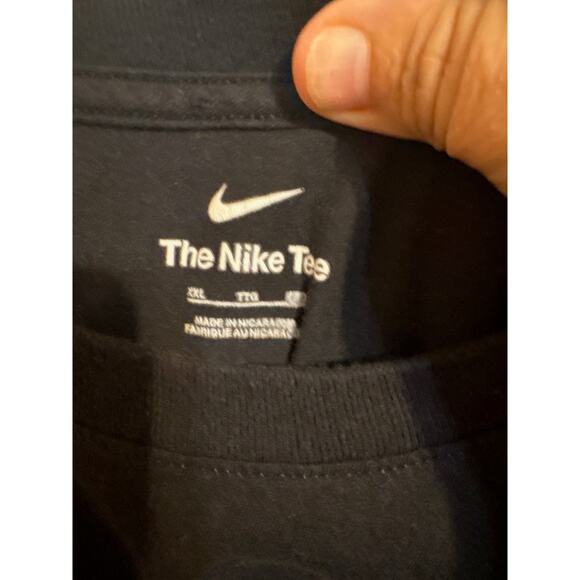 Nike Swoosh Logo Tee Shirt Black XXL “The Nike Tee” Just Do It – Size 2XL - Picture 4 of 4